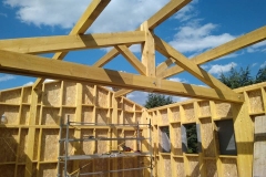 charpente et ossature bois maison en construction